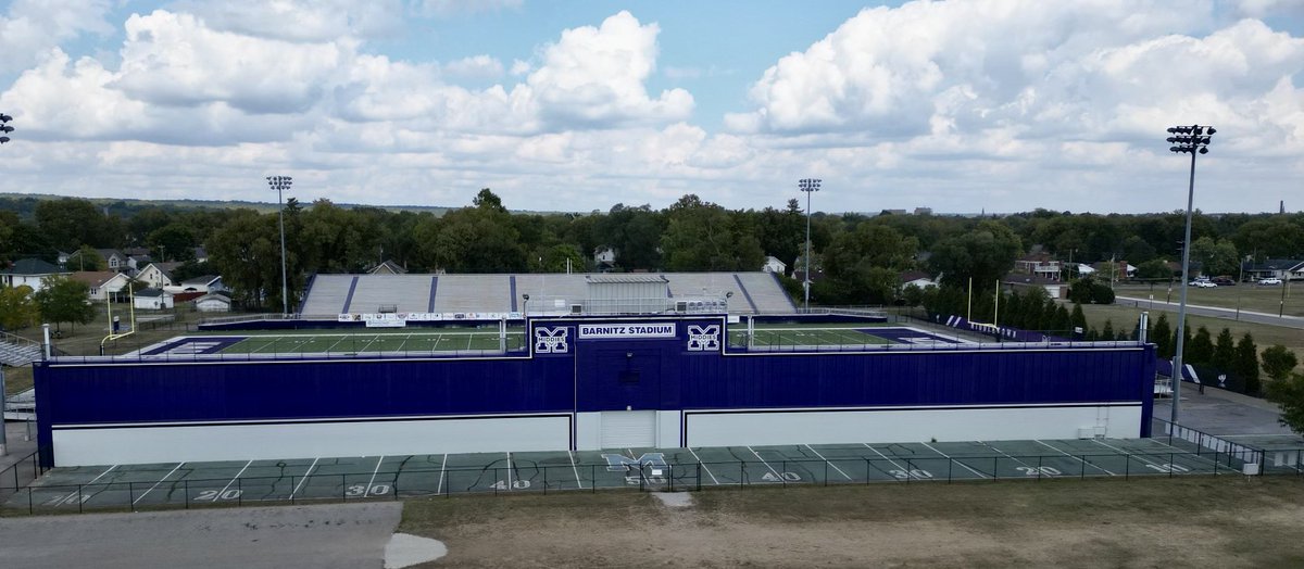 BaynumSolutions's tweet image. A sense of camaraderie and belonging was created here- all from the power of color! Incorporating school colors into this stadium’s design reinforces school spirit and pride of place.
#BaynumSolutions #ThePowerofColor #Schoolspirit #ColorInspiration