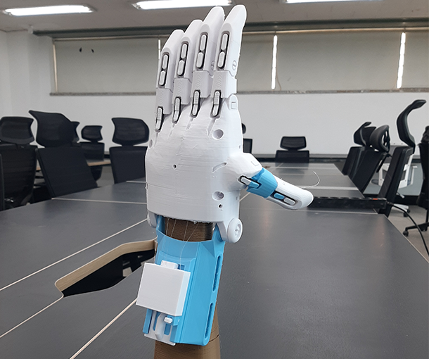 cmu_africa's tweet photo. In 2022, the African Engineering and Technology (#Afretec) Network awarded a research planning grant to a team of researchers whose goal is to make assistive technologies accessible in second and third-world countries.
Read more: https://t.co/Zi2yvMBdLo
#AdvancedCollaboration https://t.co/2Xx2HjIbqe