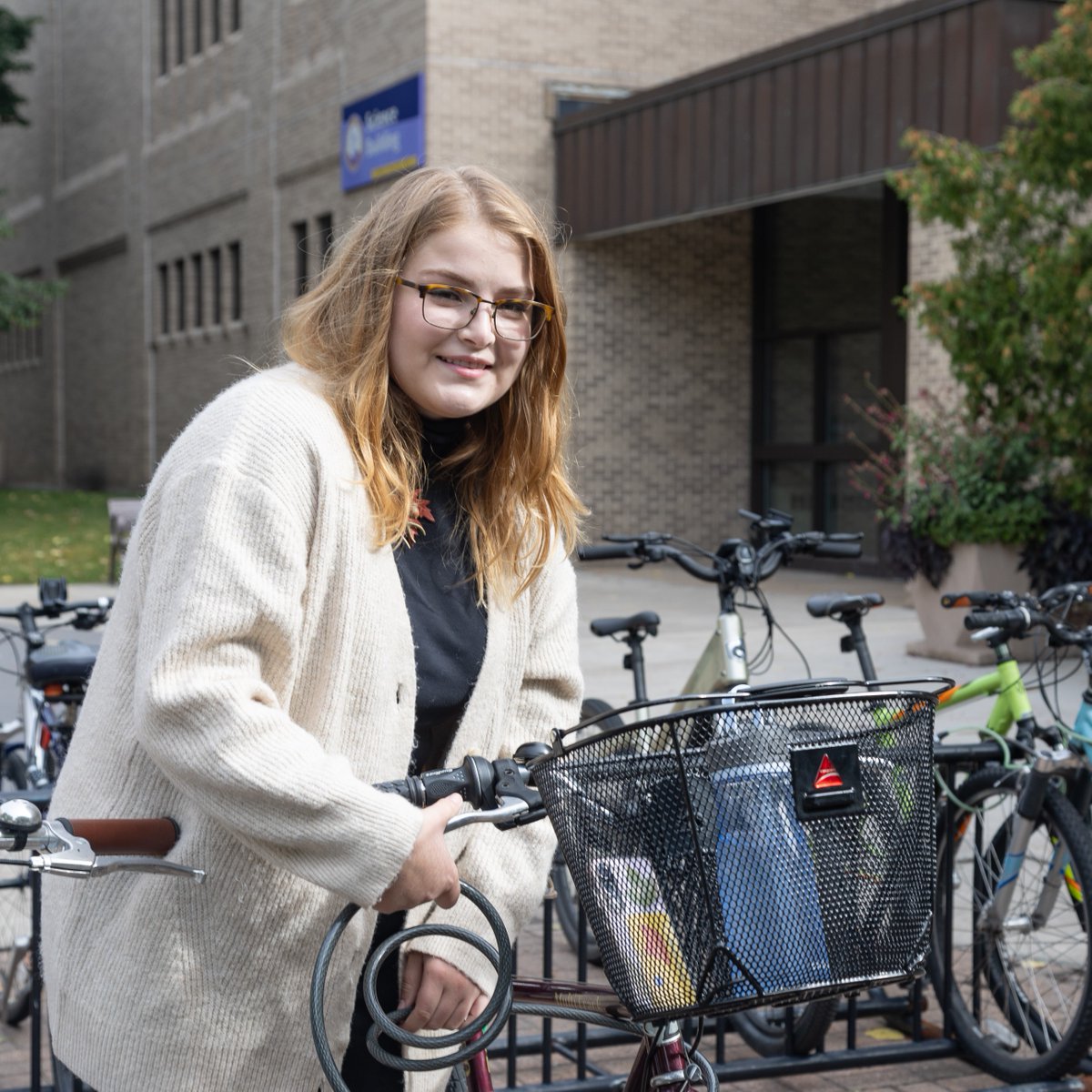 UWStevensPoint's tweet photo. #UWSP is one of 68 universities to achieve a Silver-level #BicycleFriendlyUniversity status from @BikeLeague! 🚲 A big shout out to @SustainableUWSP for all their hard work on this process! Learn more here: https://t.co/JUu24j8XZI. https://t.co/eAUnHZN04p