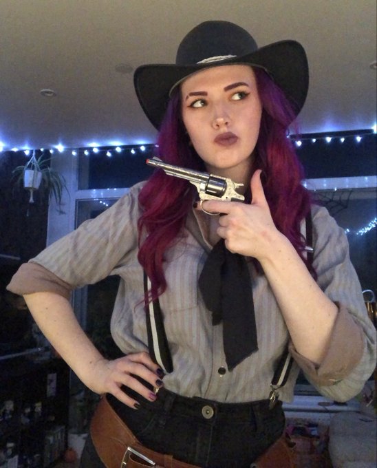 maybe i should dress up as arthur morgan again this halloween? 🤔🤠 https://t.co/kg7nCHQ7eX