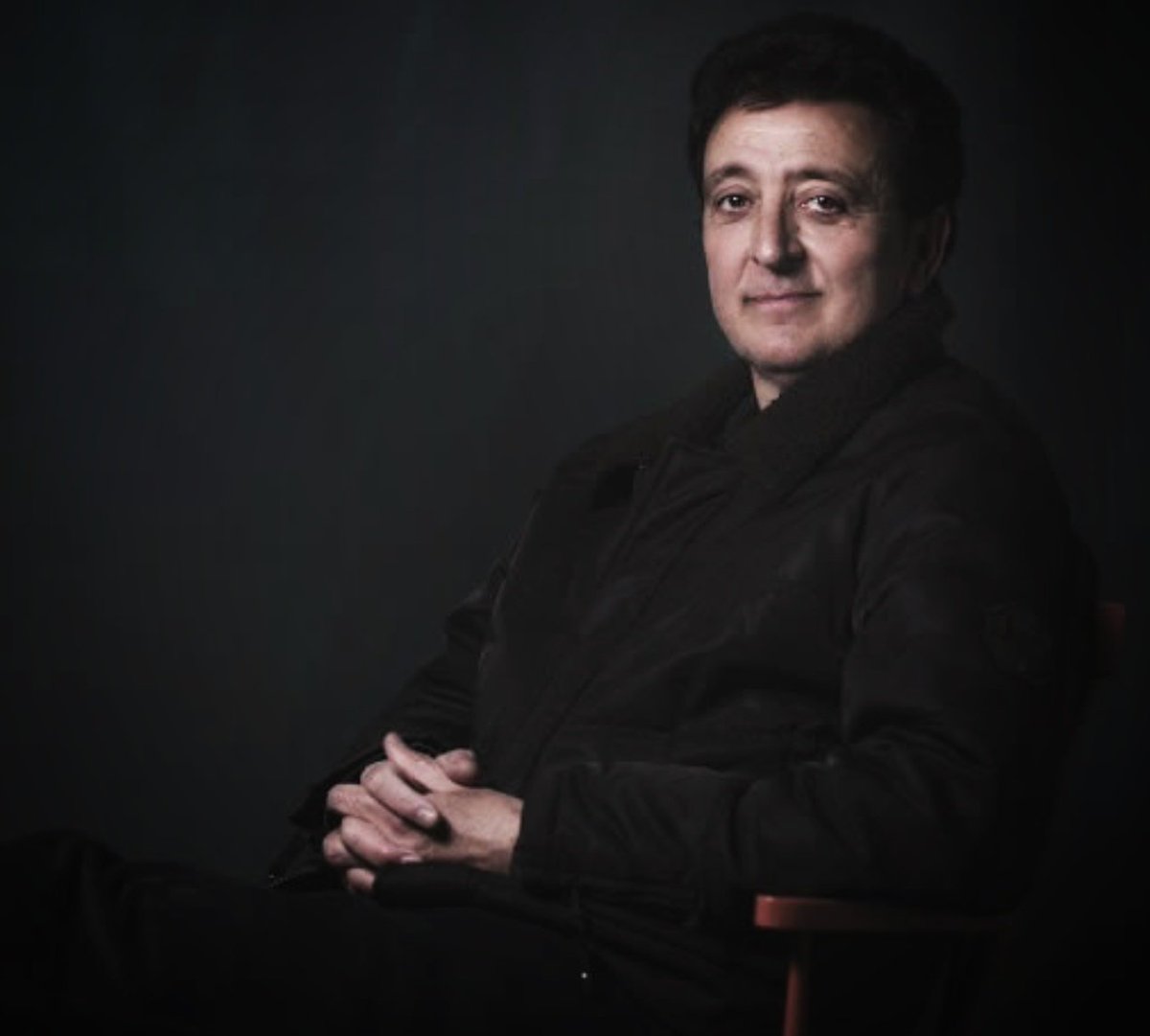 Siento un amor profundo por la lengua, que me ha dado tantos triunfos en la vida,los grandes triunfos de  libros leídos en los que me he visto reflejado o en los que he obtenido una satisfacción absoluta,una enseñanza, una reflexión, una cota de libertad altísima 
#ManoloGarcia