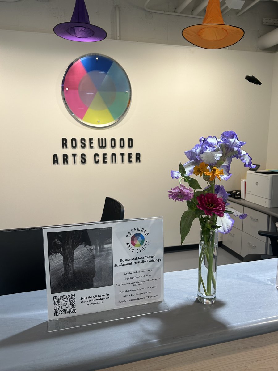 It’s another great day at Rosewood Arts Center! Our Gallery Coordinator brought in some beautiful flowers for everyone to enjoy. Don’t forget to get your submissions for the Rosewood Arts Center Annual Portfolio Exchange in. Submissions are due November 4th!