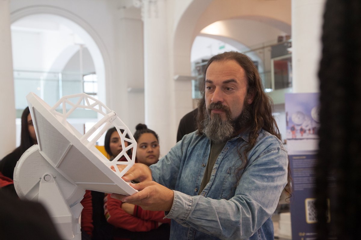 ALMAObs_esp's tweet photo. ¡Todo un octubre fantástico con la celebración #ALMA10 años en Antofagasta! 

@ntofagastamuseo @BibliotecAntofa https://t.co/28ewxIivDS
