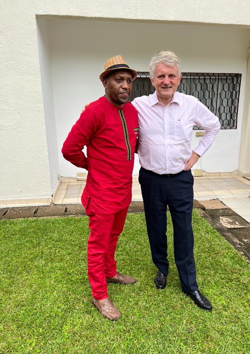 Jmchataigner's tweet photo. Belle immersion ce matin avec des influenceurs &amp;experts des réseaux sociaux camerounais pour mieux comprendre les réalités culturelles du 🇨🇲
Grâce à vs toutes et tous🙏, j’espère avoir compris comment éviter de «bouffer la tontine» et à me tenir éloigné des «vendeuses de piment»! https://t.co/I5ZGebNPnE