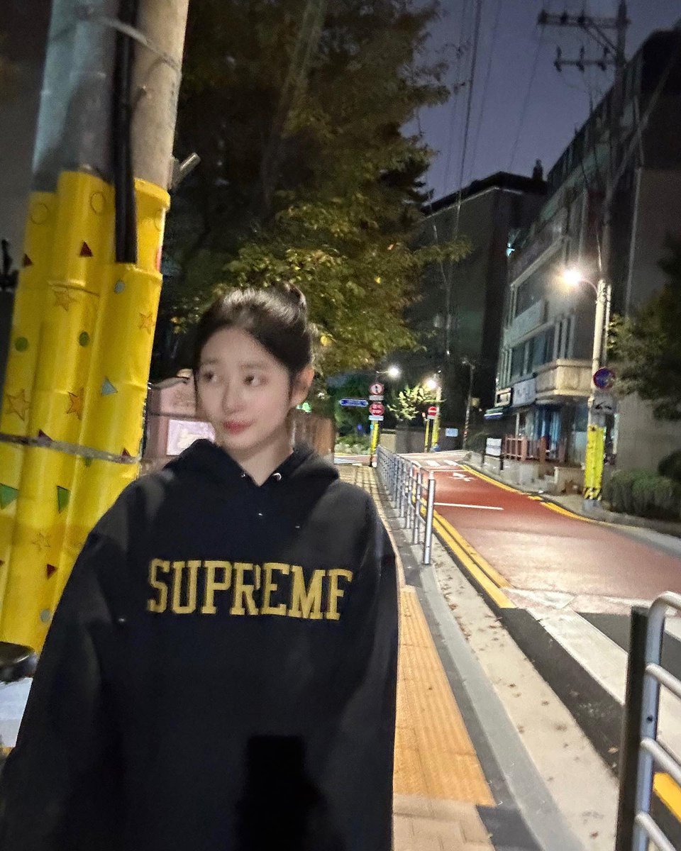 205mingstagram's tweet image. 231026 minn.__.ju ig update

📎 instagram.com/p/Cy3YWJELPHk/…

#김민주 #민주 #ミンジュ #KimMinJu @minju_official_ @soop_ent