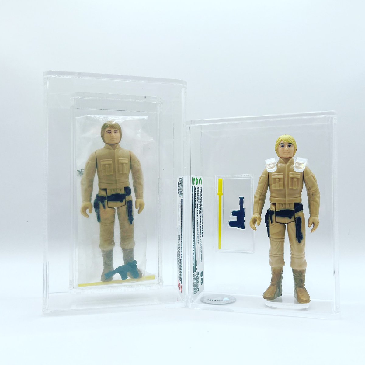 OnaimCollection's tweet image. Brown vs Yellow #StarWars #LukeSkywalker