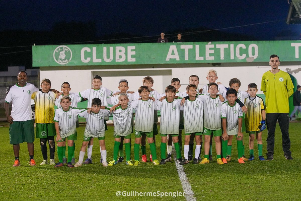 tupi_a's tweet photo. Hoje foi dia de Amistoso no Clube Atlético TUPI, recebemos a equipe do Moleques da Bola para alguns jogos! Confira as fotos do jogo da categoria SUB 11!
Fotos: @guipitu https://t.co/O4z5apSqzP