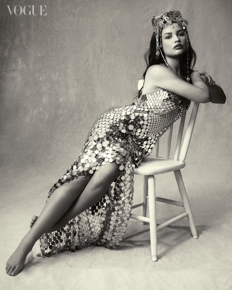 juliette's tweet photo. Honrada em participar do InVogue, o primeiro livro da @voguebrasil, que traz, estampadas em suas paginas, as 52 mulheres influentes do Brasil que amam moda. 

Fotos: Fernando Tomaz 
Styling: Leandro Porto 
Beleza: Helder Rodrigues
Produção executiva: Carol Ishimaru e Deia Lansky
Set Design: Jean Labanca
Produção de Moda: Danielle Moraes e Maria Antonia
Assistentes de foto:  Jorge Escudeiro
Assistente de beleza:  Carlos Rosa
Assistente de Set Design: Pedro Vilaça 
Retouch: Bruno Rezende 
Camareira: Camila Barbosa