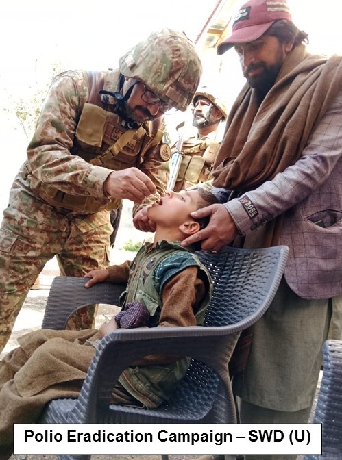 #SouthWaziristan A united front of 522 Army troops and 40 Policemen safeguarded 49 Polio teams, ensuring 1148 children received the vaccine. The local community applauds the dedication of #SecurityForces and the #police for securing their children's health. 🌟🇵🇰 
#PolioFreeFuture
