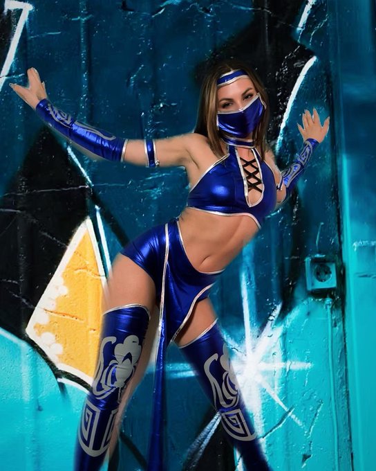 4 pic. 5 days til Halloween ??? https://t.co/ge7g3DH0rF