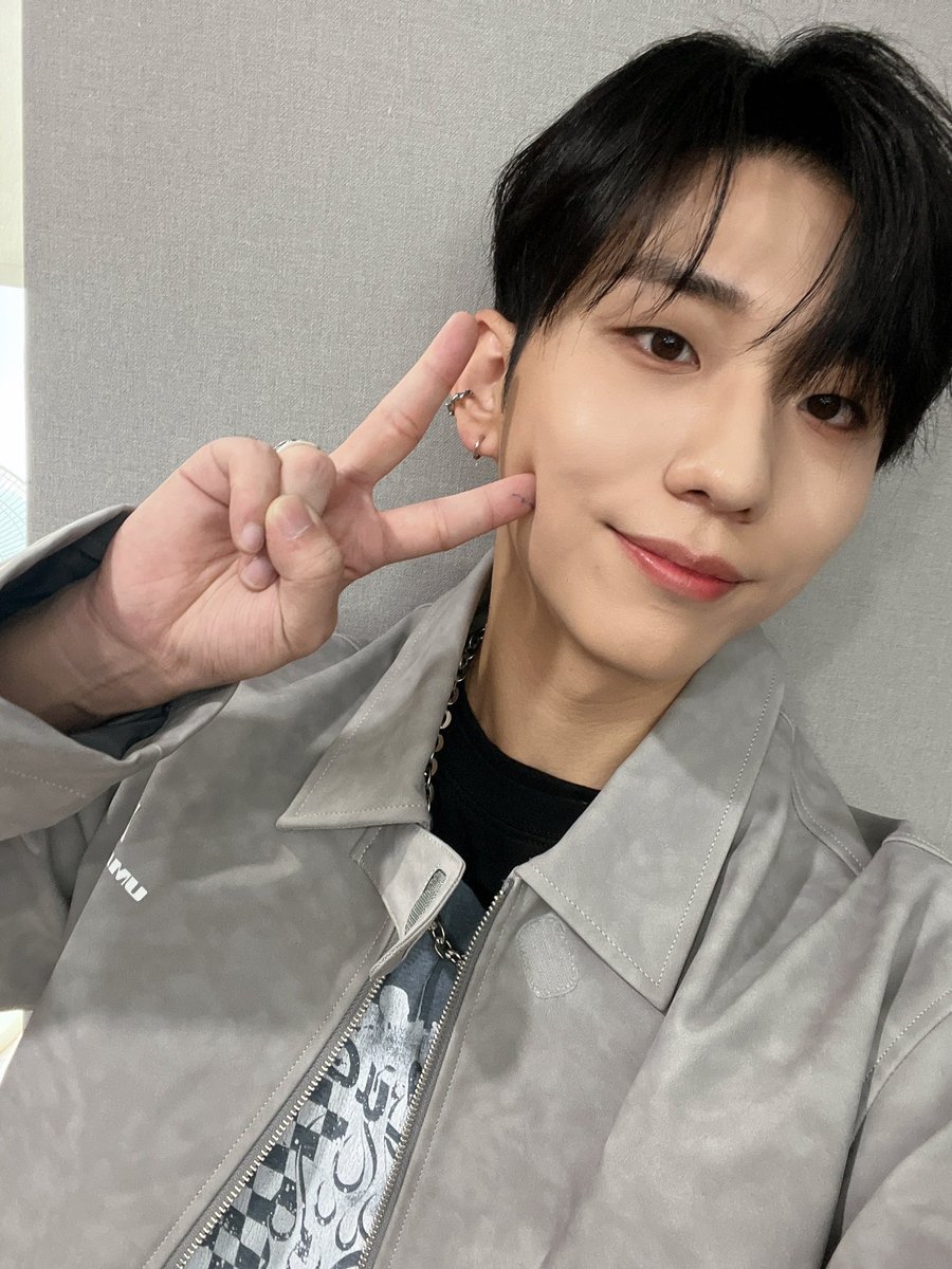 너무너무 재밌었던 엠넷 비쥬얼캠 떴다!!!!
현장에서의 행복하고 즐거웠던 에너지가 런즈한테도 전해졌기를!!

#건일 #Gunil
#XdinaryHeroes
#빌런즈사랑해