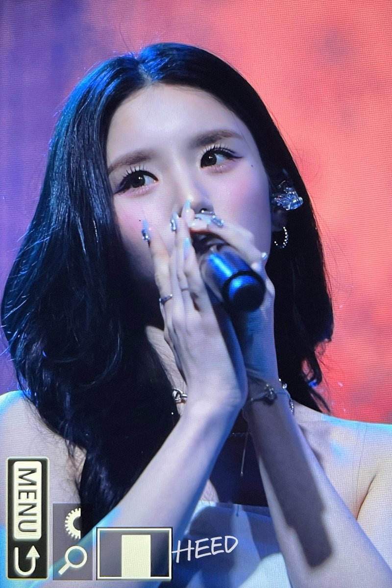 heed_heejin's tweet photo. 231026 #희진 #HeeJin
락스타를사랑하지마세요. . . https://t.co/PWTgSM0zJ1