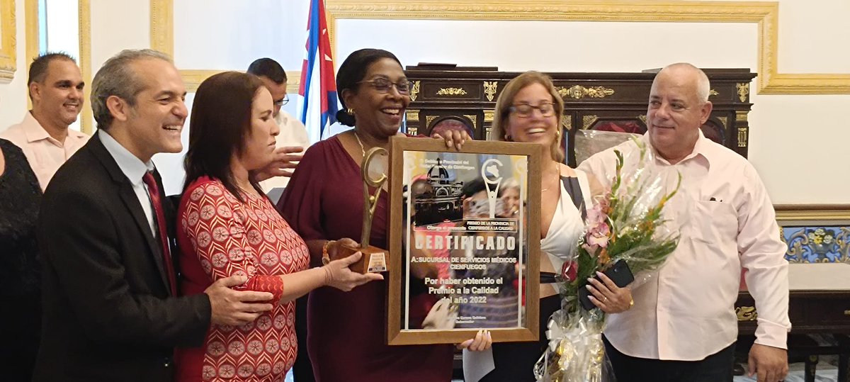 ¡Felicidades al Colectivo de la Sucursal de Servicios Médicos Cubanos en #Cienfuegos por ganar el Premio Provincial a la Calidad! 🌟🏆👏 

#Cienfuegos #ServiciosMédicos #PremioCalidad