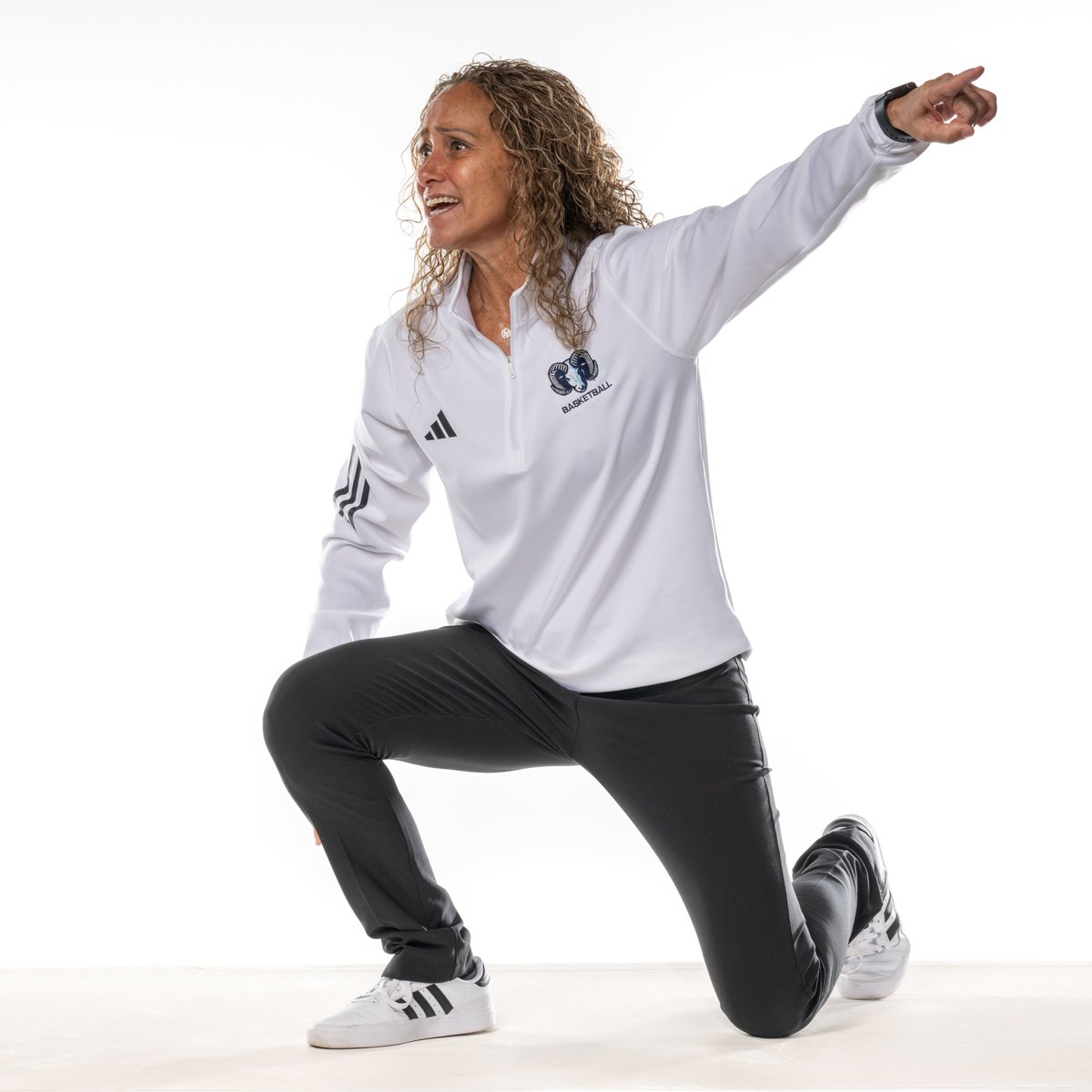 .<a href="/RhodyWBB/">Rhody WBB</a> bringing the 𝙀𝙉𝙀𝙍𝙂𝙔 at #A10MediaDay 🔥🔥

Thanks to preseason first-team selection Mayé Touré and Coach <a href="/TReiss32/">Tammi Reiss</a> for stopping by 📸