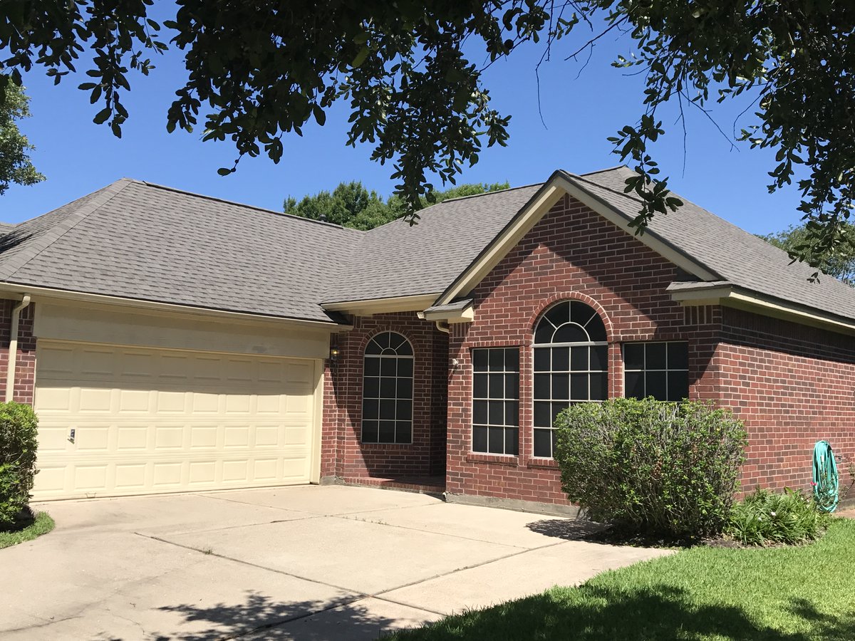 Keystone_CGI's tweet image. 🏠 Keystone Contracting Group: Your Top Katy, TX Roofing Choice! 🌟 Award-Winning Roof Replacement 🏆 Hail Damage Experts 🌦 Trust us for quality and peace of mind. #KatyTXRoofing #HailDamageClaim #RoofReplacement 🏡🔨