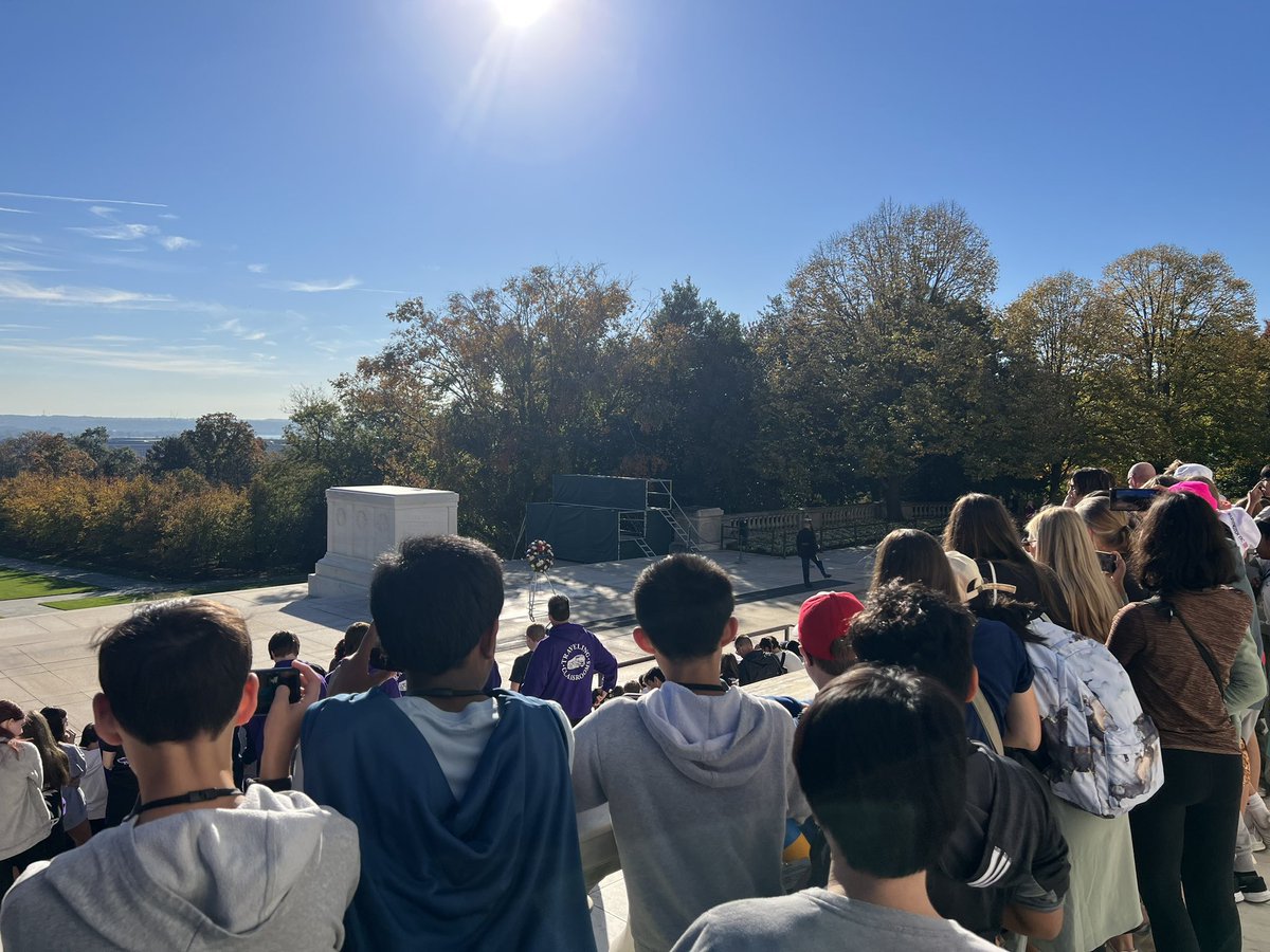 Students watching the “Changing of the Guard” at the Tomb of the Unknown Soldier.

Feeling grateful for those who fought and died for our freedom. 🇺🇸