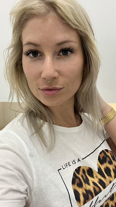 Alma beauty! #skincare #hungary https://t.co/QvOpSs6pnr<a href="/tag/skincare"class="tags">#skincare</a><a href="/tag/hungary"class="tags">#hungary</a>