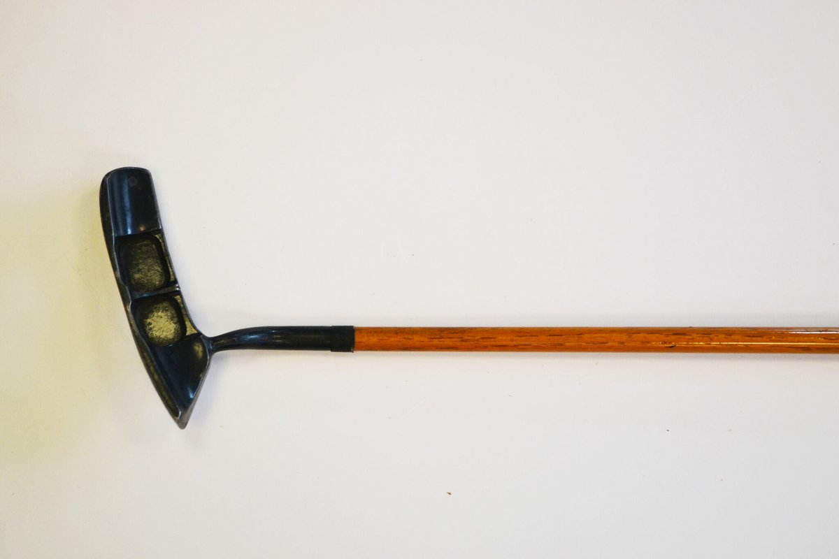 HickoryGolf1's tweet photo. We stock a comprehensive range of Hickory #PutterGolfClubs which are in full playable condition. Hickory Shafted Putters are still used even with modern clubs and we are proud to stock a wide range of vintage clubs from world renown club makers. See more: https://t.co/7dWs29C8kC https://t.co/fq69rrZ1SL