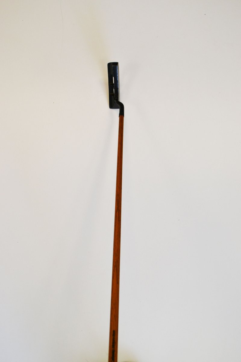 HickoryGolf1's tweet photo. We stock a comprehensive range of Hickory #PutterGolfClubs which are in full playable condition. Hickory Shafted Putters are still used even with modern clubs and we are proud to stock a wide range of vintage clubs from world renown club makers. See more: https://t.co/7dWs29C8kC https://t.co/fq69rrZ1SL