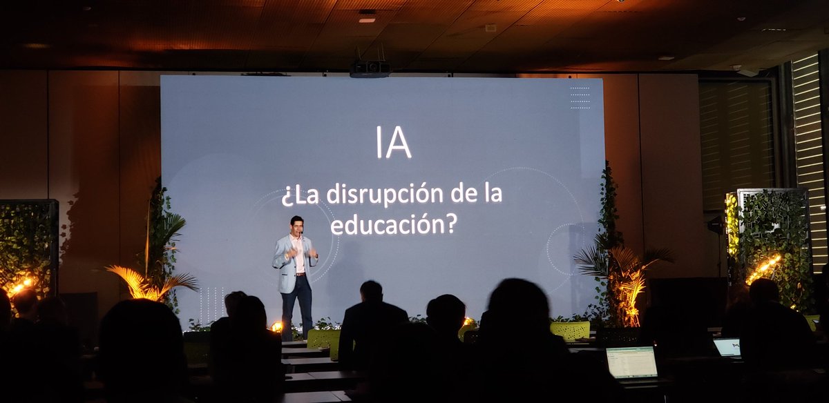 DrRicardoPena's tweet photo. Hoy los saludo desde el #GeneraSummit2023 de @MenteX_co
Abrazar una cultura de #Innovacion y #TransformacionExponencial será clave para sobrevivir como empresa en este siglo XXI
Siempre de la mano 🤝 de la ética https://t.co/S75jOQIMBB