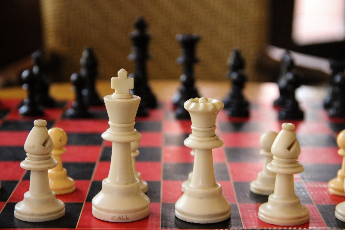 iodump01's tweet photo. 🌟 Join us tonight at 10 PM for our Weekly Chess Showdown! It's your chance to seize the chess crown on https://t.co/hKe2JrOydF. Get ready to make your move! 🏆♟️ #ChessChallenge #ChessMasters https://t.co/Dgh0kmm0Gh