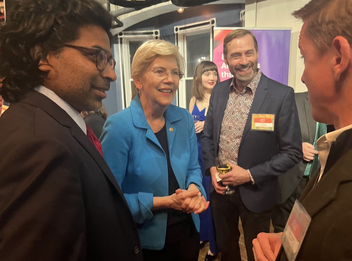 New Heights had a blast supporting <a href="/EconomicSecProj/">Economic Security Project</a>'s event last night on #AntiMonopoly in the age of #AI. Experts <a href="/chrishughes/">Chris Hughes</a>  and <a href="/GaneshSitaraman/">Ganesh Sitaraman</a> spoke to the audience, with <a href="/SenWarren/">Elizabeth Warren</a> in attendance, on the critical moment our nation finds itself in regarding AI regulation.