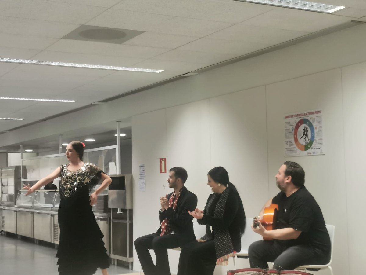 Os dejamos también unos momentos de los talleres de degustación de aceite y cerveza. También del final del día de ayer.