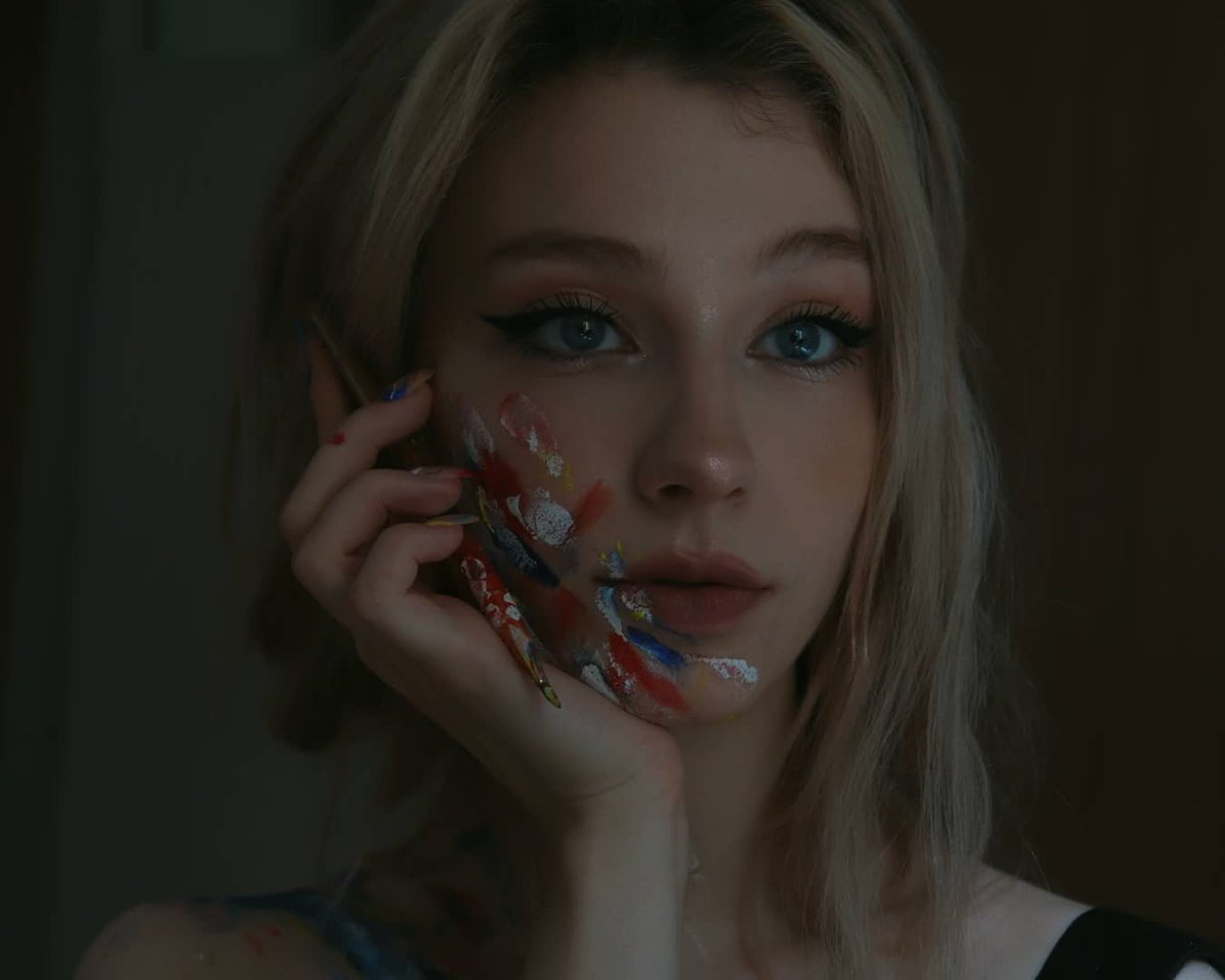 ㅤ
ㅤ⠀
⠀⠀⠀     ⠀          Hedone es bastante tranquila, para ser hija de quien es, pero no por eso dejaba de tener un carácter fuerte, así que no te asustes si un día despiertas sin poder saciar tus deseos.

⠀⠀⠀⠀⠀                   ⠀⠀⠀⠀⠀         😏 ғιlle dυ pécнé