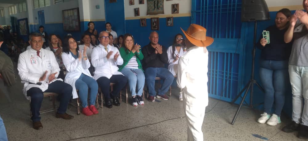 #Jauregui #LaGrita #ZonaNorte #Tachira 💛🖤

📣 Desde la Escuela Padre Maya, acompañando Jornada de Salud para nuestros/as niños/as

#DefiendeTuEsequibo 
<a href="/NicolasMaduro/">Nicolás Maduro</a> 
<a href="/_LaAvanzadora/">Yelitze Santaella</a> 
<a href="/MPPEDUCACION/">MPPEDUCACION</a> 
#GranMisionVenezuelaMujer 
<a href="/FreddyBernal/">Freddy Bernal</a> 
<a href="/KaremDeBernal/">Karem Durán de Bernal</a>