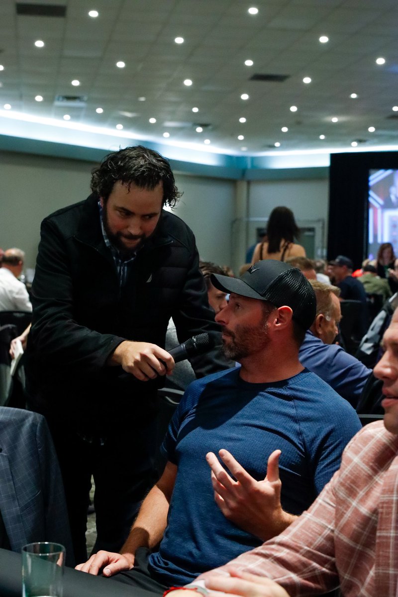 Had a blast emceeing the annual Glencross Invitational Charity Poker Game last week in support of the <a href="/HockeyABFdn/">Hockey AB Foundation</a> and @RMHCAlberta. Huge thanks to <a href="/CGandFriendsInc/">CG & Friends</a> for having me out! 

📸: Ellery Platts