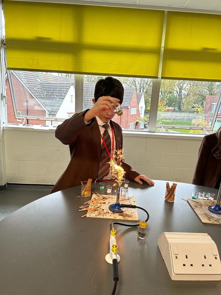 tsc_science's tweet image. Next up…the first Science club of the season…thank you so much to our amazing technicians, Miss Bach, Miss McGuinness and our Science leaders - amazing to see such a great turn out this afternoon 🫶🏼