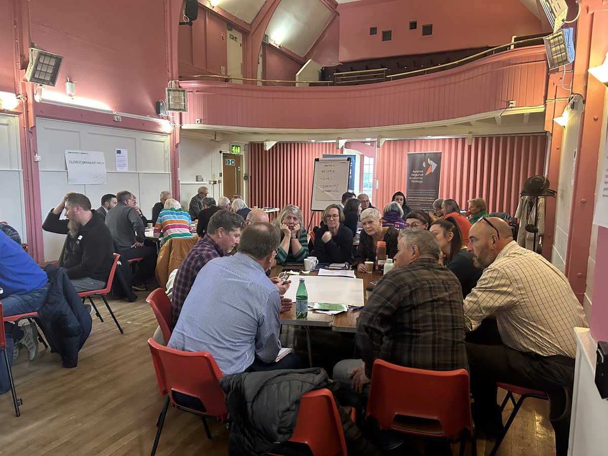 SarahBaird_'s tweet photo. Really informative session with a wide range of businesses on Arran thanks to @dobbiewan for leading, to @ScotIncGrowth for facilitating &amp; all the #Arran businesses for bringing their ideas, challenges, opportunities and concerns, thank you 🙏 https://t.co/gUgpib24TY