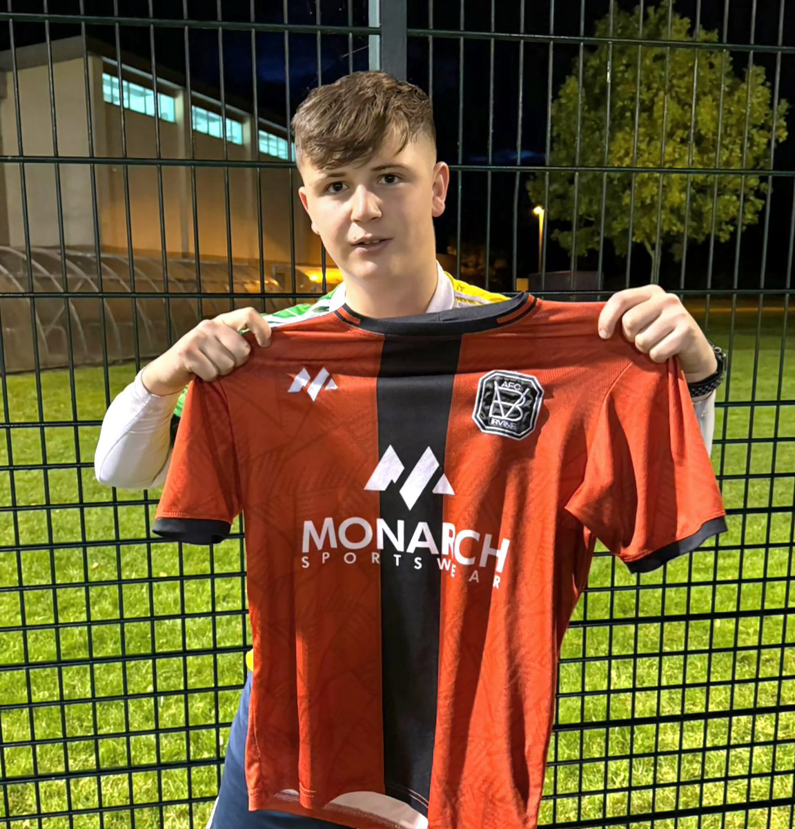ℹ️𝗖𝗹𝘂𝗯 𝗔𝗻𝗻𝗼𝘂𝗻𝗰𝗲𝗺𝗲𝗻𝘁ℹ️

The Club are delighted to announce the signing of Tom Hendry from Eglinton FC.

A big welcome to our new signing🔴⚫️

#BothanVics🔴⚫️