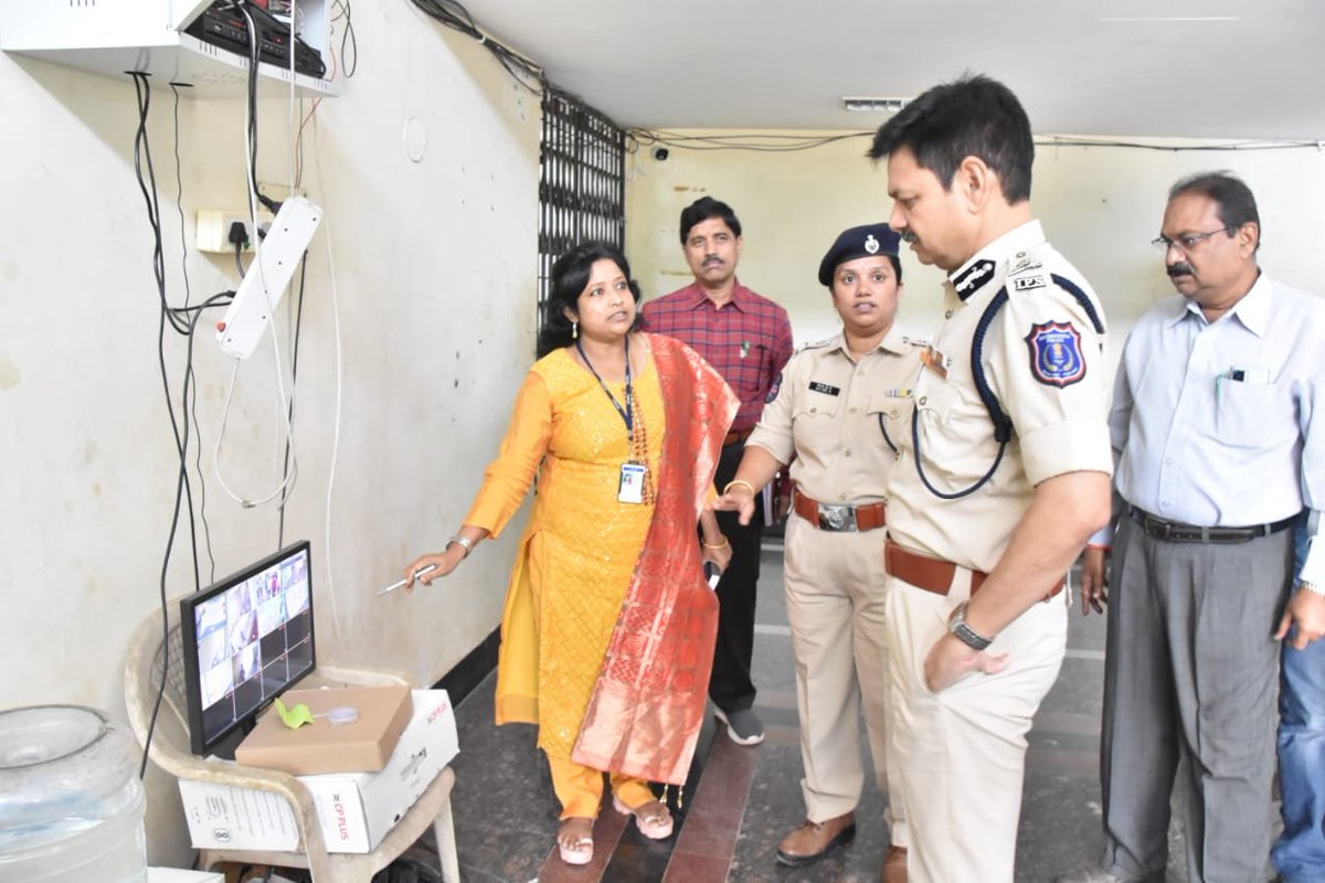 To ensure free, fair & smooth polling for the forthcoming #TSLA2023, #CP_RCK Sri DS Chauhan, IPS along with @DCPLBNagar, Smt. Pankaja @ZC_LBNagar & RO LB Nagar, @AcpLbNagar reviewed Reception, strong rooms & Counting Centre of #LBNagar assembly constituency at Saroornagar Stadium