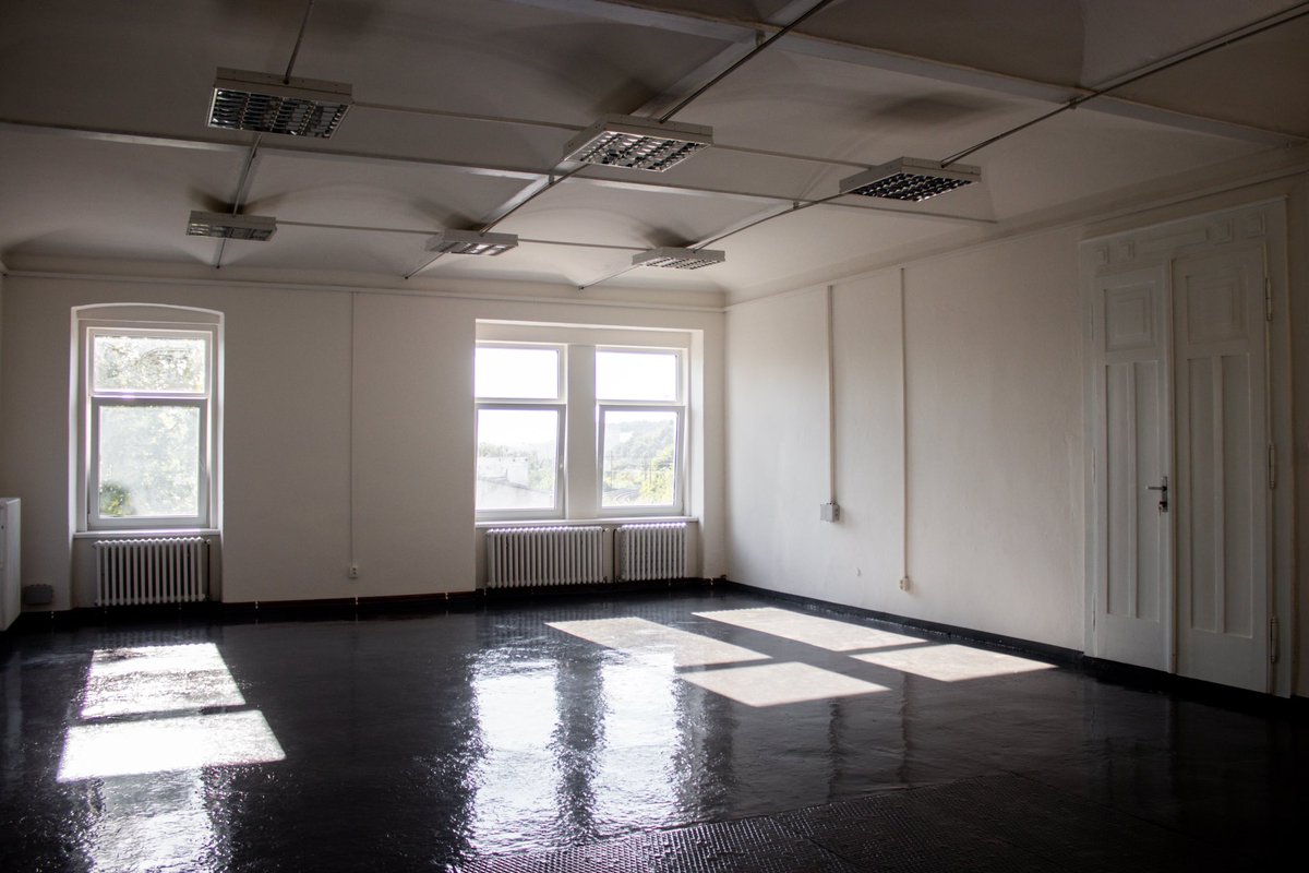 vagnerovalenka1's tweet photo. โ๏ธTANEฤNร SรLY K PRONรJMUโ๏ธ
#space #spaceforrent #dance #dancestudio #theatre #theatrestudio #residence #rent #workshop #class #creation #music https://t.co/g420Ipp5zS