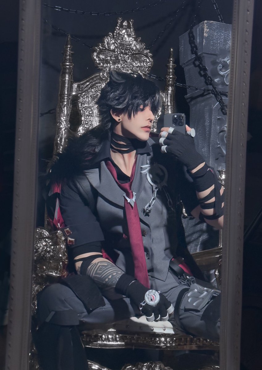 weian_vann's tweet photo. 预热一下。！！拍了最近很喜欢的角色！

#cosplay #genshinimpact #Wriothesley https://t.co/937nI3EGuF