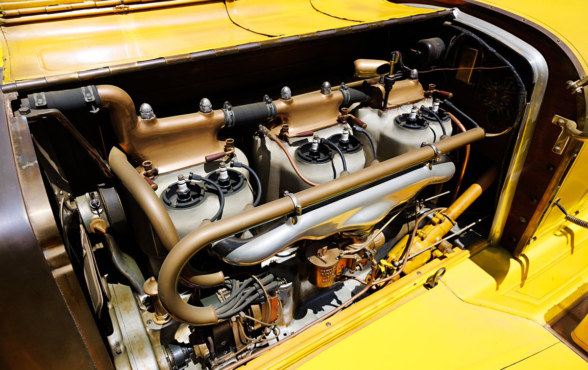 UltimativCars's tweet photo. #PebbleBeach2023
The #Lozier #Type72 (1912/13) was made in a limited amount over different variations.
This bright-#yellow '13 #Meadowbrook #Runabout (restored in 1953/54) seems to be the solely unit ever made, offering a 6-cyl. w/ 88 HP.
Est. at $1-1½M, it was sold at $1.6M. https://t.co/YUn4hhPWBu