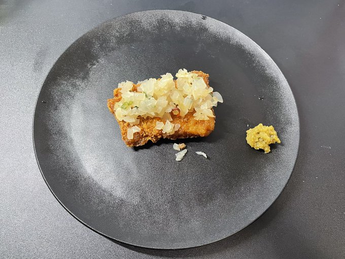 萎びたファミチキのソテー 〜サイゼリヤのハンバーグとかの上に乗ってるタマネギのアレを添えて〜