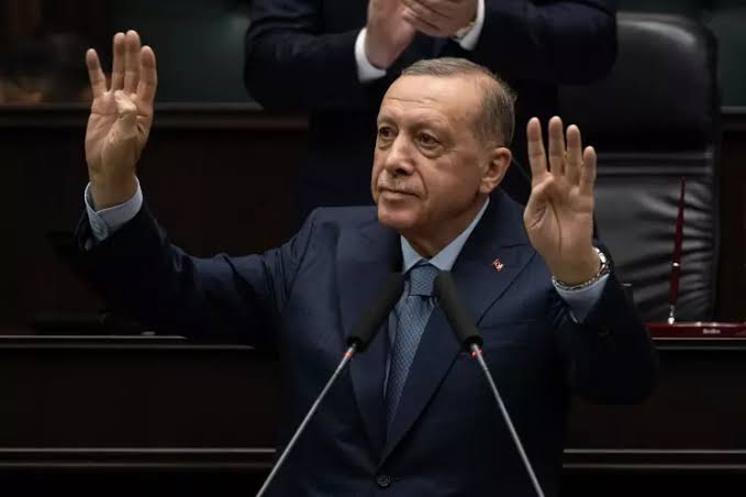 Cumhurbaşkanı Erdoğan, 29 Ekim resepsiyonu'nu Filistin'deki durum nedeniyle iptal etti.

#Erdoğan #Filistin #isiklikyk #IsraelAttack #IsraelPalestineWar #Bitcoin #aydin #faiz