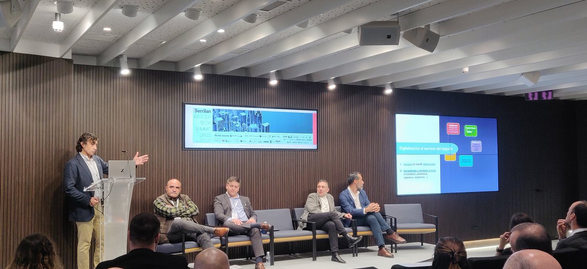 alex_de_felipe's tweet image. Saltoki onfire 🔥🔥
#BerrilanBasqueTechSummit2023
#BBTS2023
#Berrilan
#BIM
#Saltoki