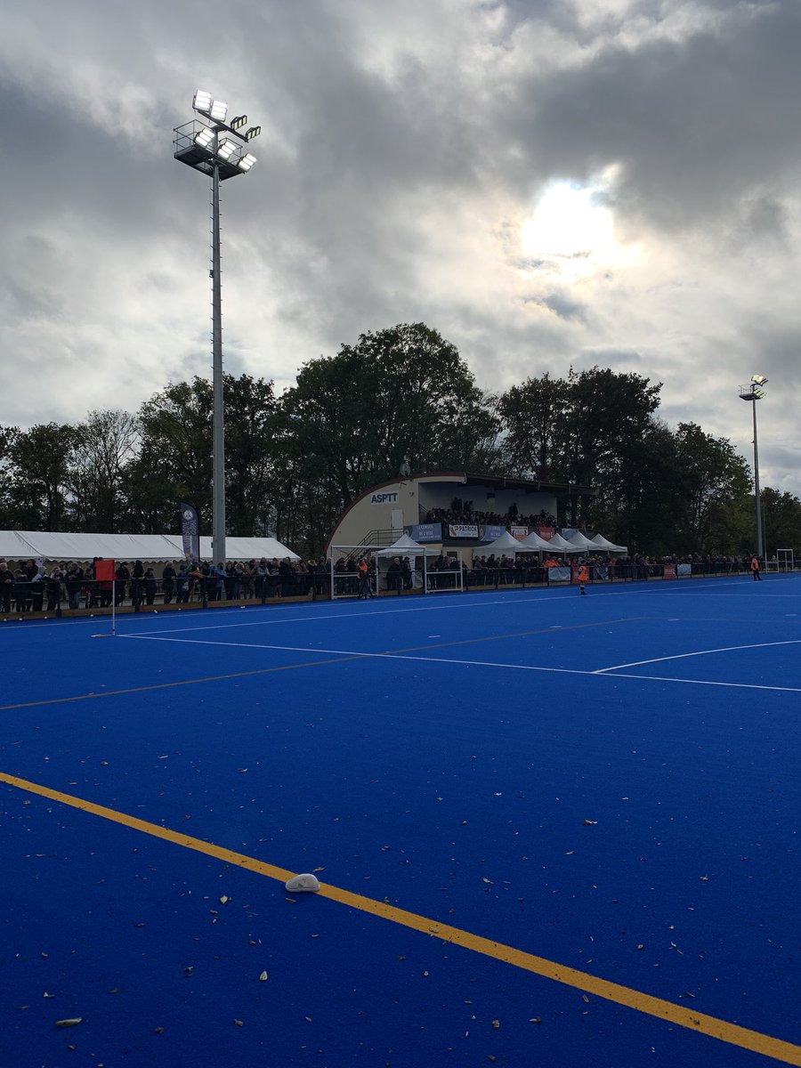 Toujours une belle nouvelle d’inaugurer un nouveau terrain mixte avec la pratique du #hockeysurgazon dans le territoire des #HautsdeFrance #Oise #Beauvais  🏑🏑🏑 Place à la pratique après ce match international #FRAIRL  😉 .