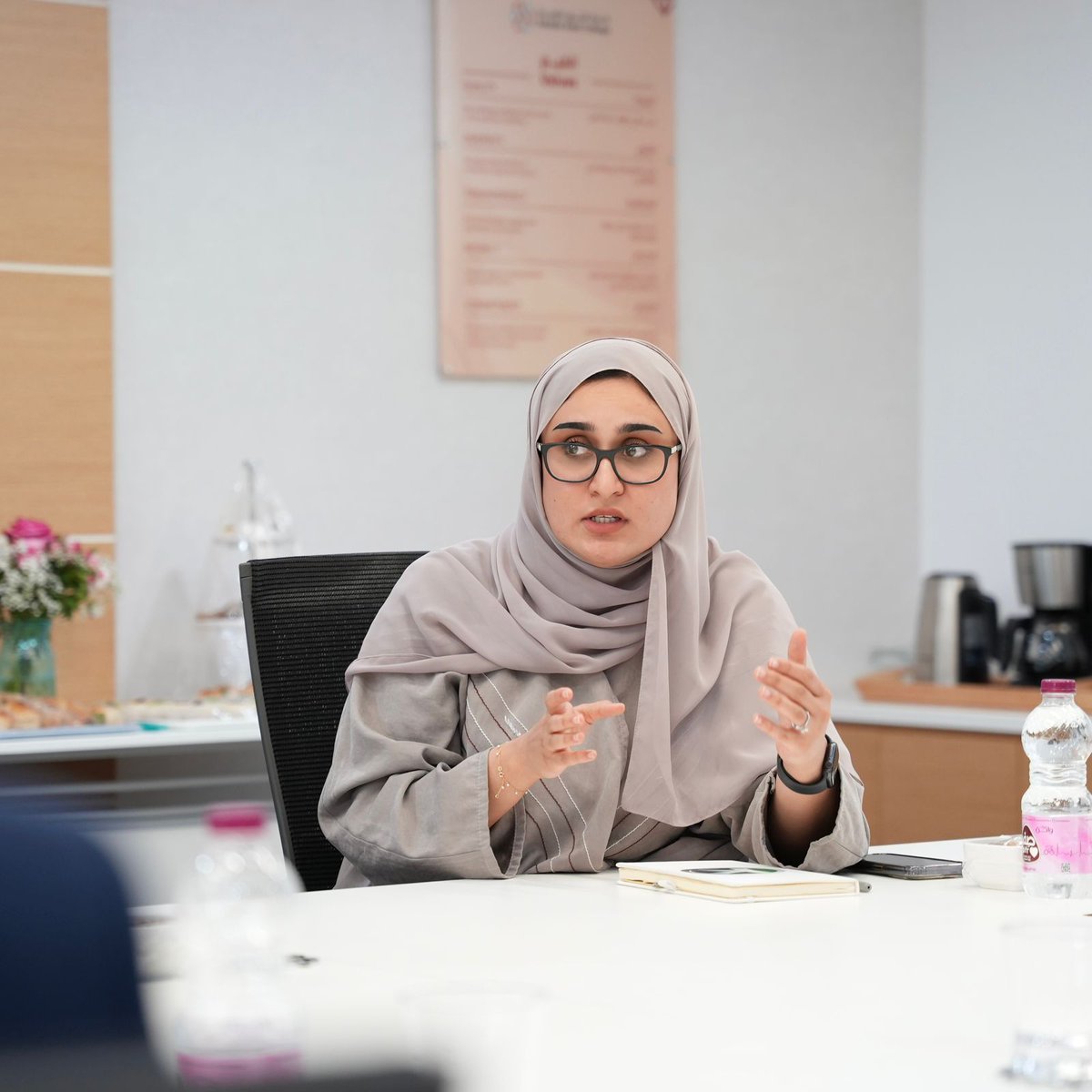 MEC_Oman's tweet photo. ستمر جهود كلية الشرق الأوسط في تعزيز التواصل مع عالم الأعمال حيث استضافت السيد خالد العزري وفريقه من كروة 
للسيارات لمناقشة مثمرة حول مواضيع رئيسية تهم الجميع. https://t.co/BjZ9JrfwOQ