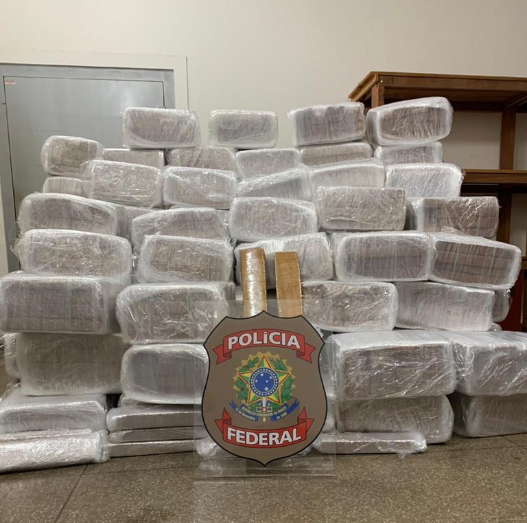 Oipolorg's tweet photo. #OIPOL & #OIJUST Operando no #Brasil / Comunicação da Polícia Federal (#PF) em Mato Grosso do Sul . 25/10/2023
PF prende duas pessoas em flagrante por tráfico de drogas em #Dourados/MS
Na ação, foi realizada a apreensão de cerca de 1,6 toneladas de...
https://t.co/b23RdgmAU5 https://t.co/qn61hltViQ
