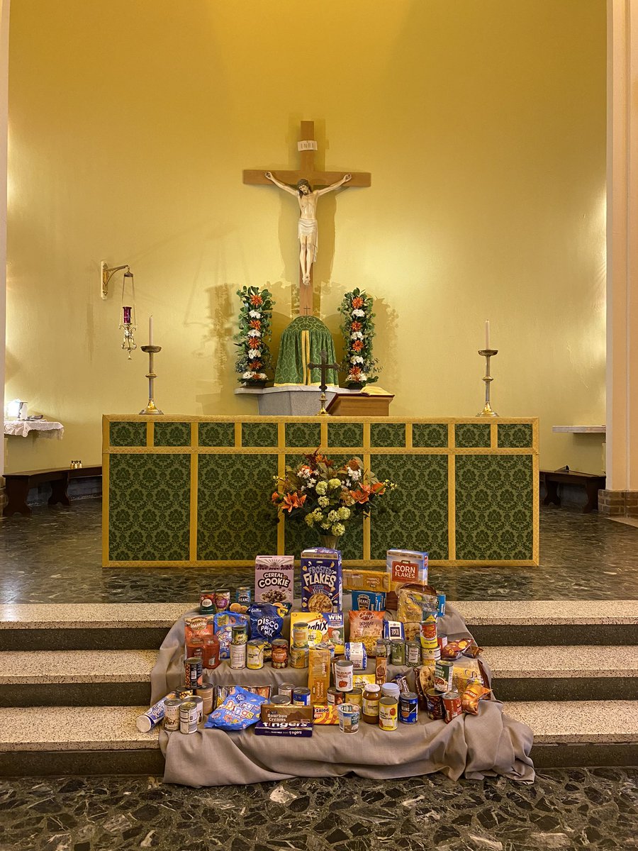 Our aisles were filled with miles of donations and we hope they bring smiles to many at St Chad’s Sanctuary. Thank you to our community for putting our Catholic virtues into action! #livesimplyhfb10 @CAFOD @SiobhanFarnell @BCPP__ @BhamDES @BrumSchOfSanc @year_holy