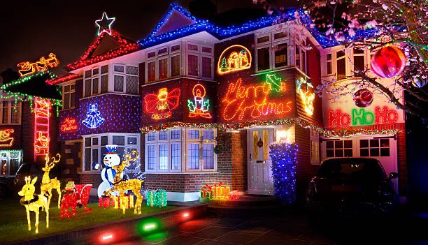 WightSAR will be on call 24/7 over the festive period,
If any household is decorating their property with Christmas lights and are looking for an IOW charity to support, please think about us.For more information please e mail Lynne,Fundraising Lead on fundraising@wightsar.org