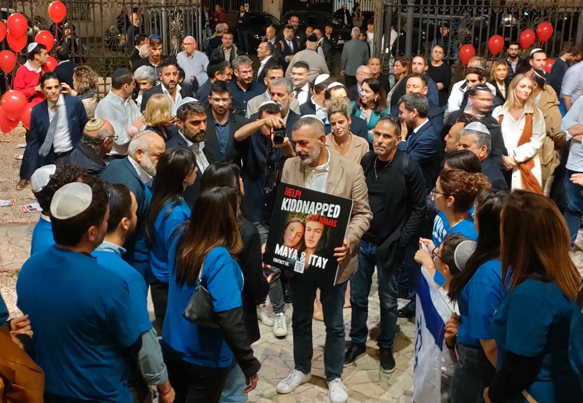 Rapiti: l’impegno e le lacrime degli ebrei romani

moked.it/blog/2023/10/2…