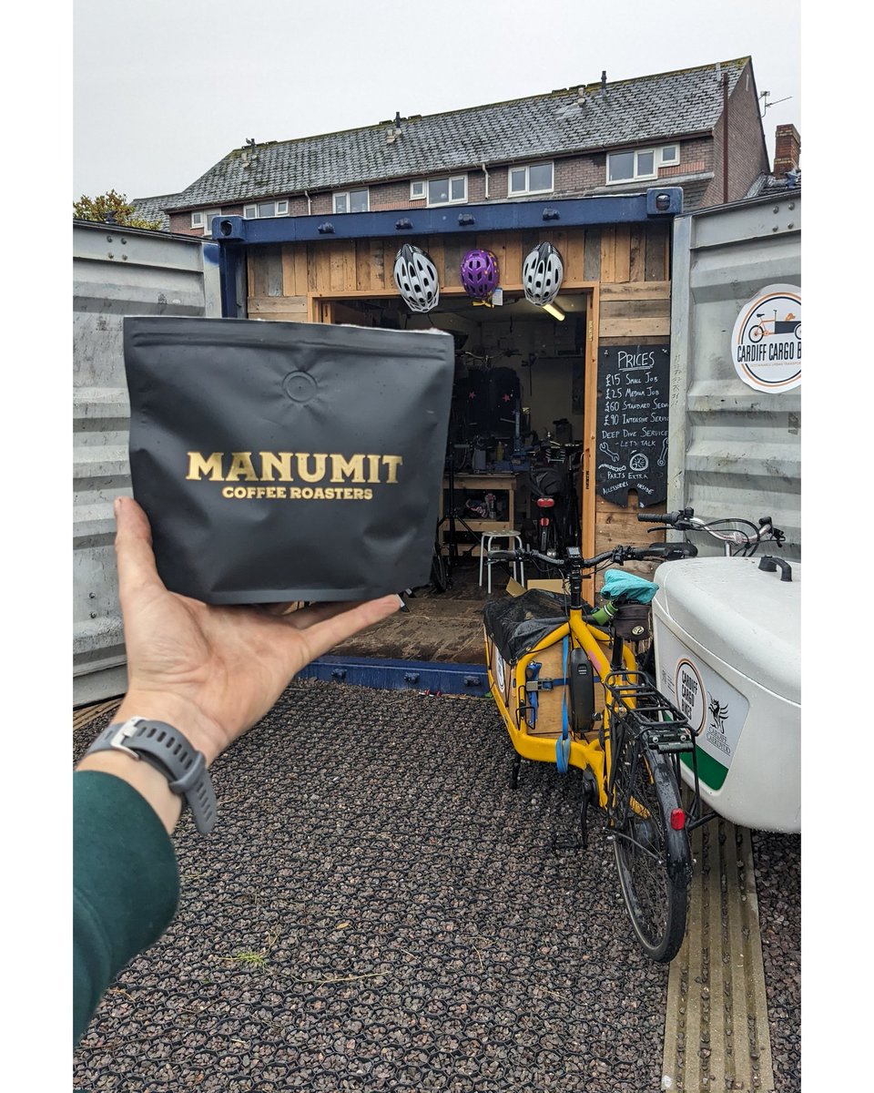 Picked up this up from @sparrowcardiff, absolutely delicious! @manumitcoffee have you ever considered cargo bike delivery? If you want to try it out yet in touch, and hire the bike. The white bike here could help distribute 80kg of your tasty beans!
