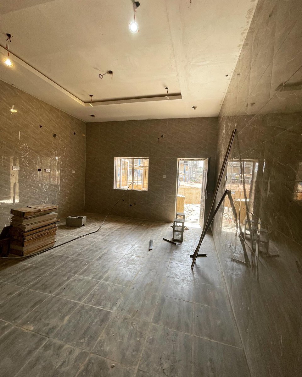buildglobal_ng's tweet photo. KUKWABA LISTING | 4 Bedroom | 5.5 Baths | Terrace With BQ | N150,000,000 ‼️

Tastefully designed and built 4bd Smart Terrace with a BQ. Featuring 2 living rooms, a BQ, nestled within a thoughtfully maintained gated exclusive community. https://t.co/UrpZn8tnyl