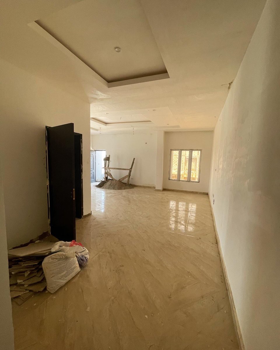 buildglobal_ng's tweet photo. The estate boasts of a swimming pool, tennis court, shopping mall, CCTV, etc. It is a perfect blend of contemporary style + comfort that will meet your family needs.   

Price Guide:  
N150,000,000 
 
📍 (Beside Games village) Kukwaba, Abuja 
☎️ 08131803474 https://t.co/gdwPGhIBCe