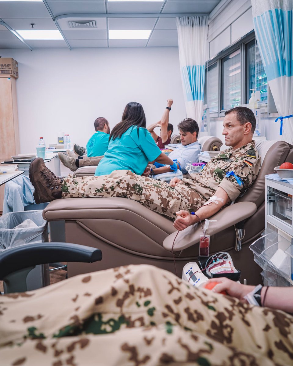 Our embassy`s Military Attaché Staff donated blood at @sheba_medical in support of our Israeli friends and as an expression of the deep connection to their comrades in the @IDF in these difficult times. @bundeswehrInfo